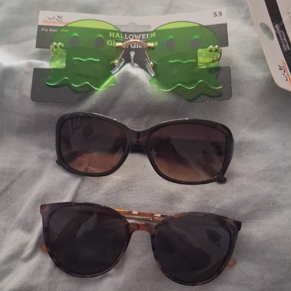 Halloween Acessories Lot Earrings Sunglasses Headbands Jewery Set - 14 Pieces - Picture 2 of 16